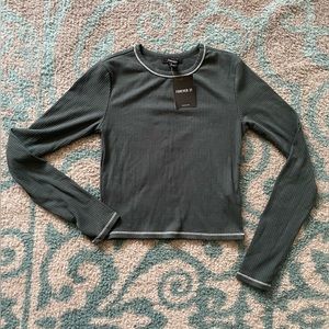NWT!! Hunter green long sleeve